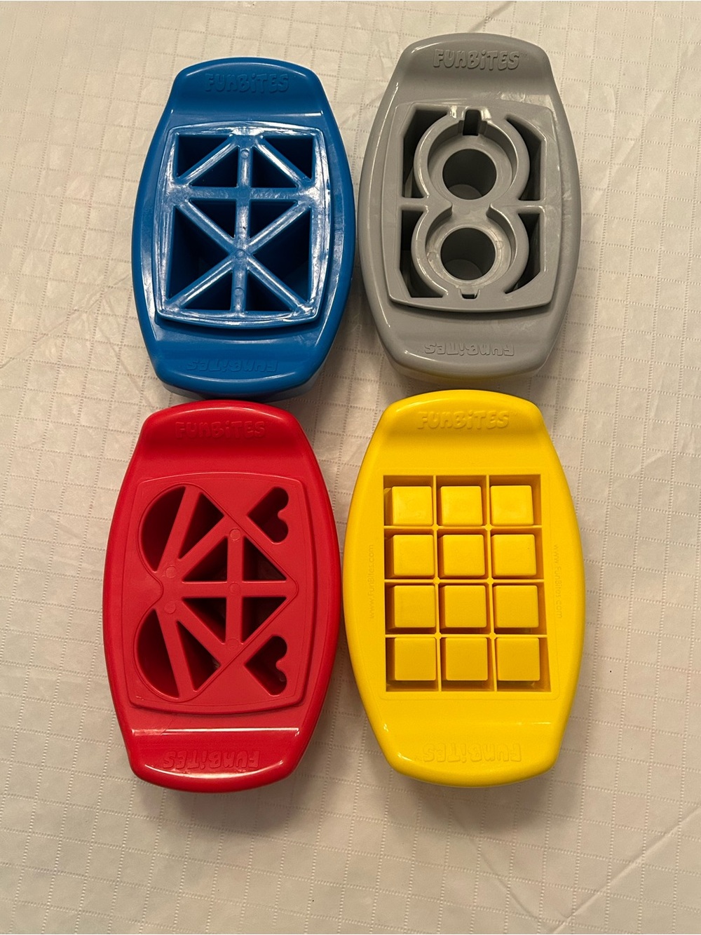 4 FUNBITES Multicolor Sandwich Cutters